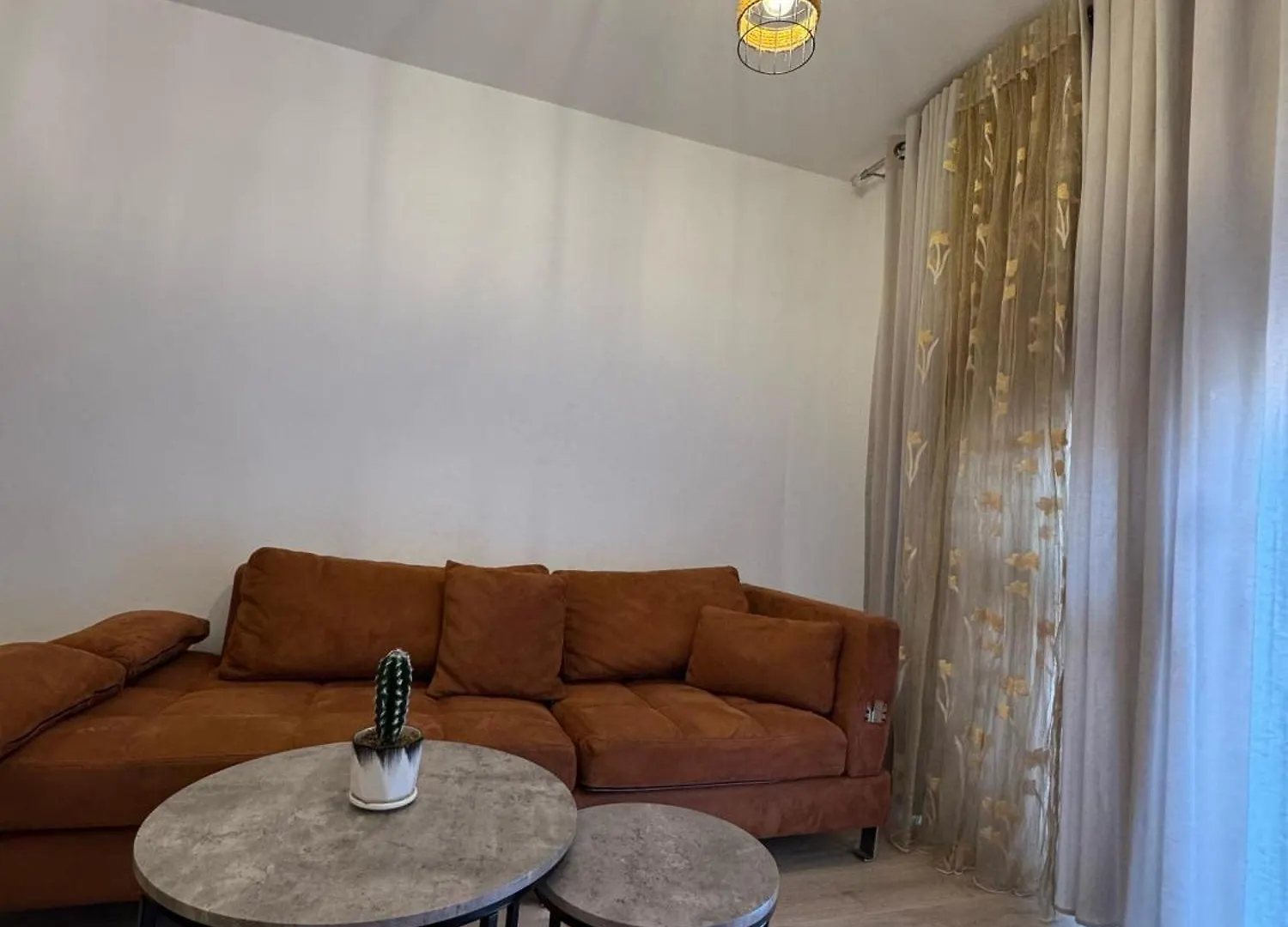 Golem Apartment Near The Beach Albânia