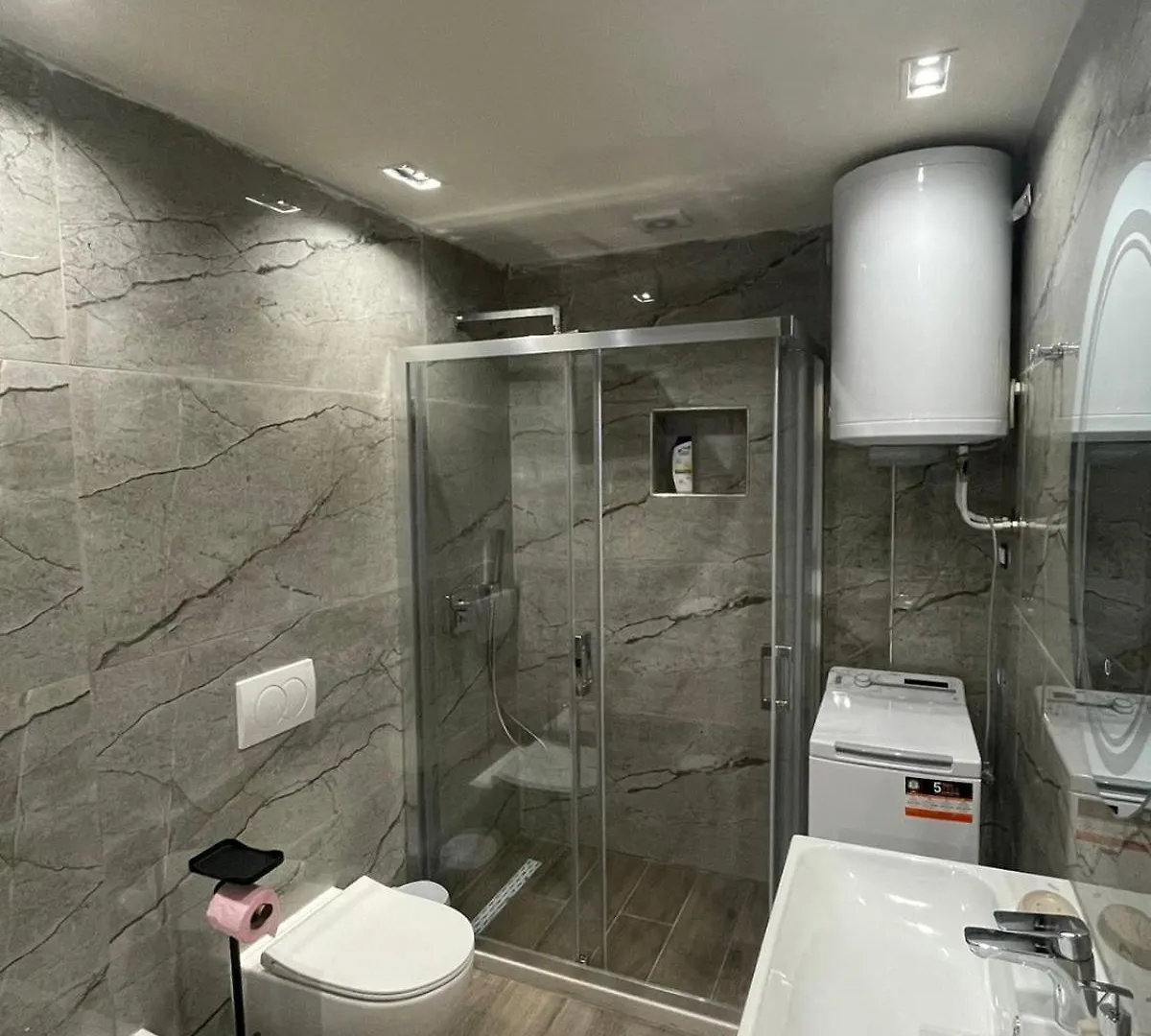 Golem Apartment Near The Beach Albânia