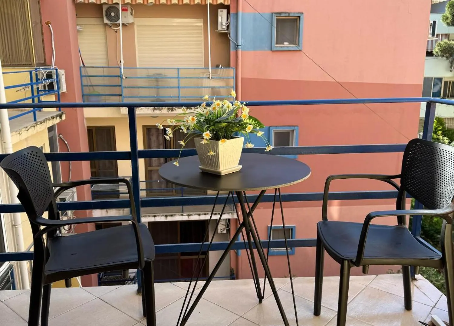 Golem Apartment Near The Beach